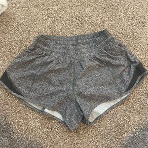 Lululemon shorts Size:4 Reg